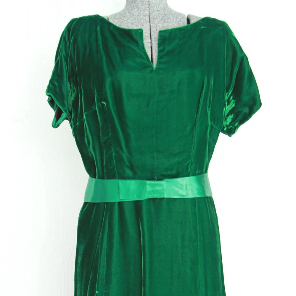 30's green velvet dress size 10 with bow belt